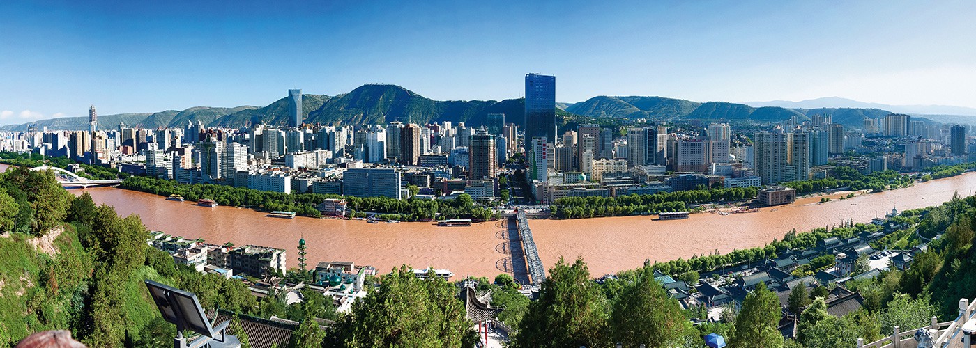 創(chuàng)建優(yōu)質(zhì)精品工程，營造綠色生態(tài)環(huán)境