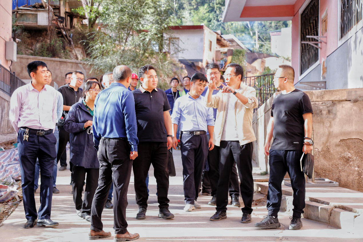 土木工程院黨委開展“學(xué)黨史、迎國慶、保安全、促生產(chǎn)”慰問活動