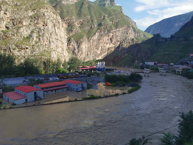 省交通監(jiān)理公司積極踐行國(guó)企擔(dān)當(dāng)<br/>全力投入抗洪搶險(xiǎn)工作